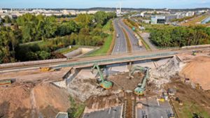 Mit dem ersten Brückenabriss im Oktober 2021 ging es los. Foto: Eibner/Drofitsch